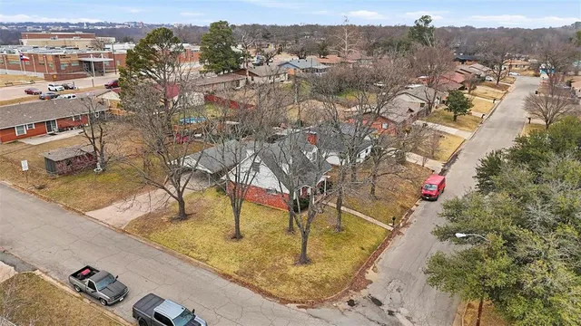 $220,000 | 231 Ross Avenue, Denison, TX 75020