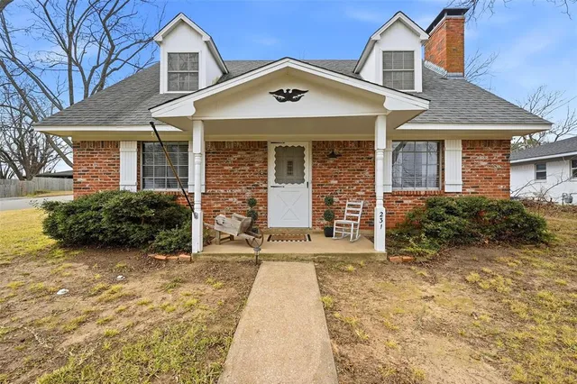 $220,000 | 231 Ross Avenue, Denison, TX 75020