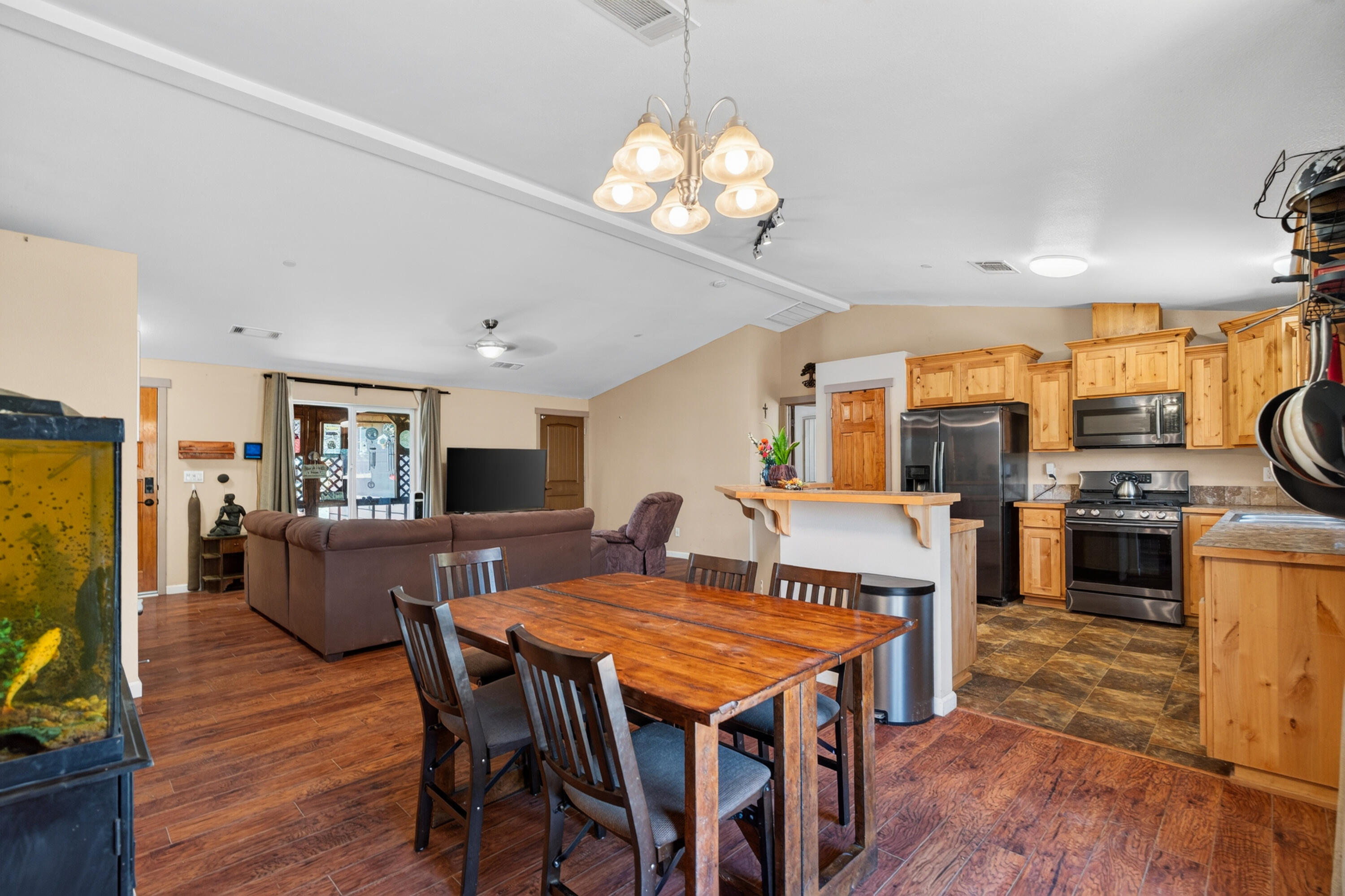 3463 Fiddlers Road Igo, CA 96047 - Photo 7 of 32 Dining Area