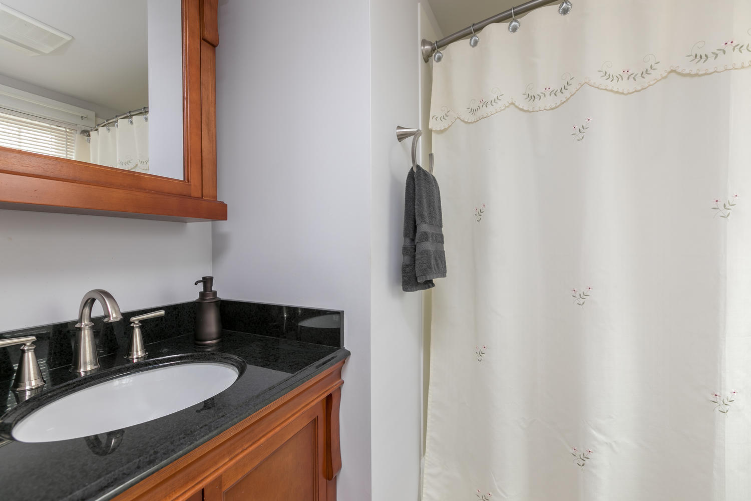 974 Shore Road Cape Elizabeth, ME 04107 - Photo 23 of 57 974 Shore Rd Cape Elizabeth ME-large-023