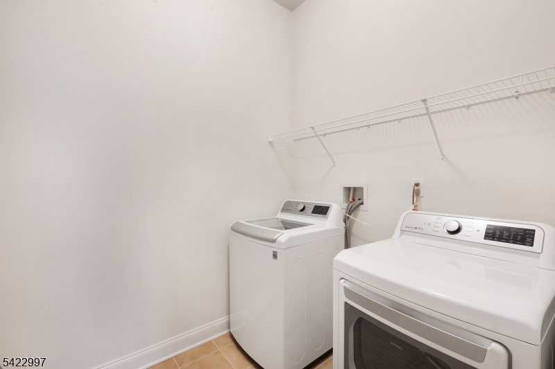 56 Drake Way Flanders, NJ 07836 - Photo 24 of 28