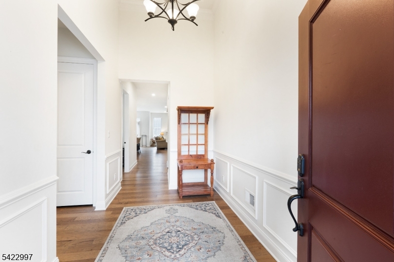 56 Drake Way Flanders, NJ 07836 - Photo 4 of 28