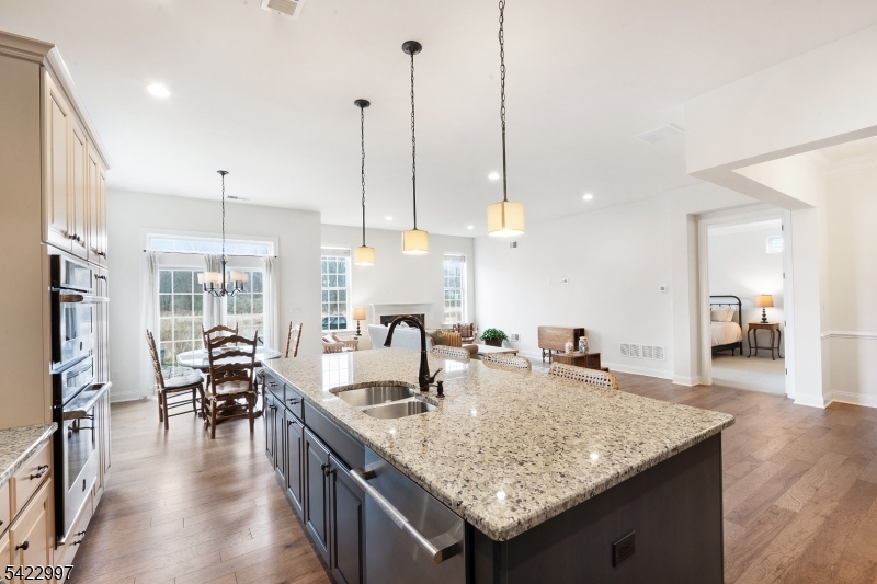 56 Drake Way Flanders, NJ 07836 - Photo 7 of 28