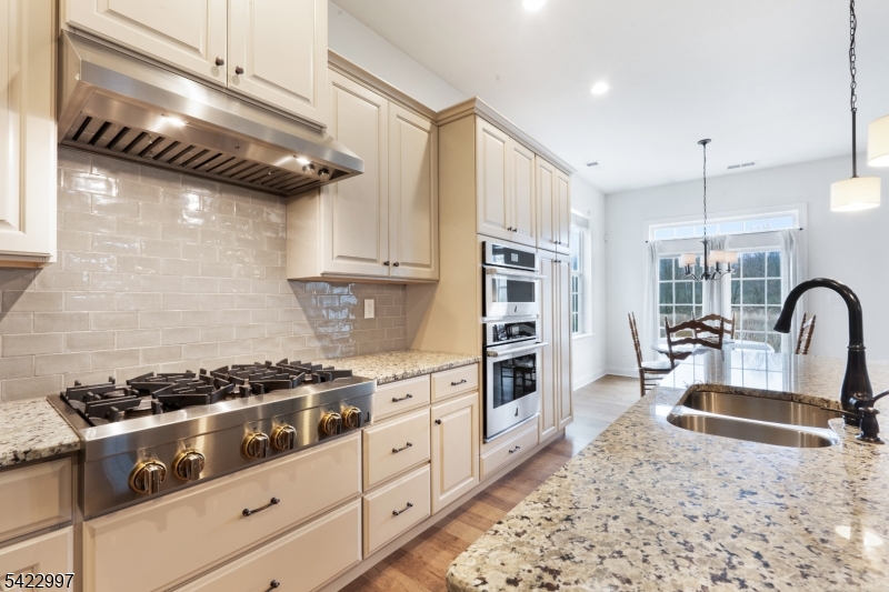 56 Drake Way Flanders, NJ 07836 - Photo 8 of 28