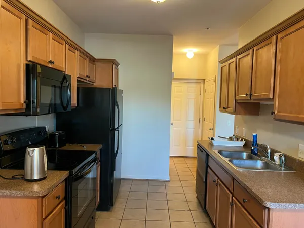 $1,950 | 1402 Riversedge Drive, Unit 54, Saline, MI 48176