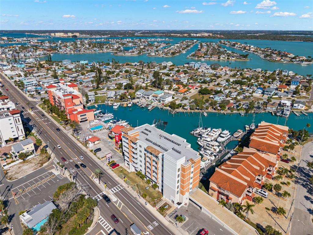 13101 Gulf Lane, Unit 1605 St. Petersburg, FL 33708 - Photo 2 of 37