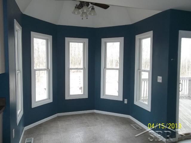 2104 South Oak Road Davison, MI 48423 - Photo 5 of 12 20362218-4.JPG
