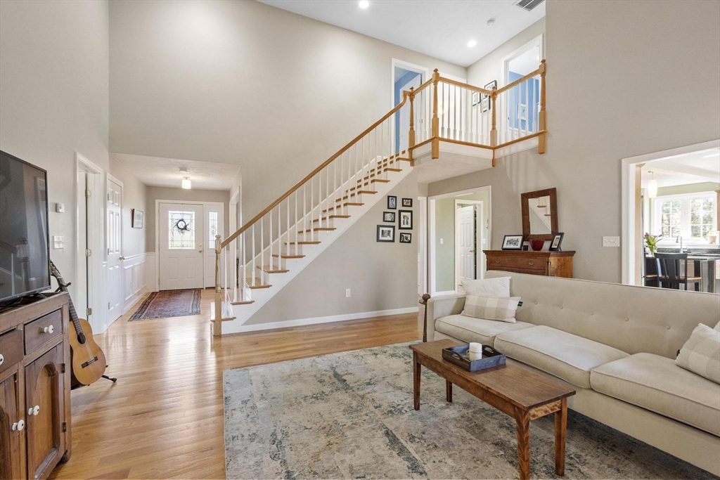 60 Redstone Hill Road Sterling, MA 01564 - Photo 14 of 41