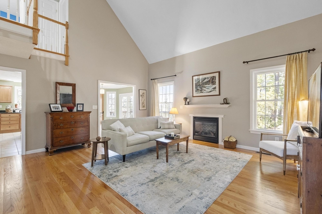 60 Redstone Hill Road Sterling, MA 01564 - Photo 17 of 41