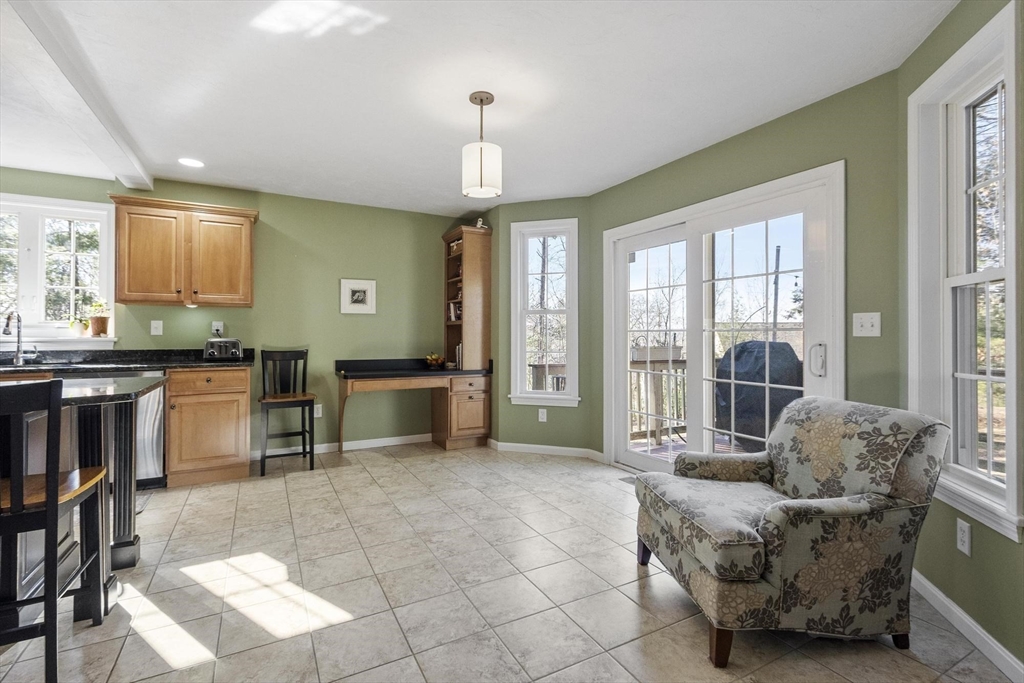 60 Redstone Hill Road Sterling, MA 01564 - Photo 22 of 41