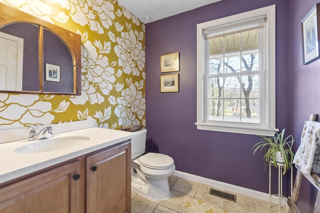 60 Redstone Hill Road Sterling, MA 01564 - Photo 25 of 41