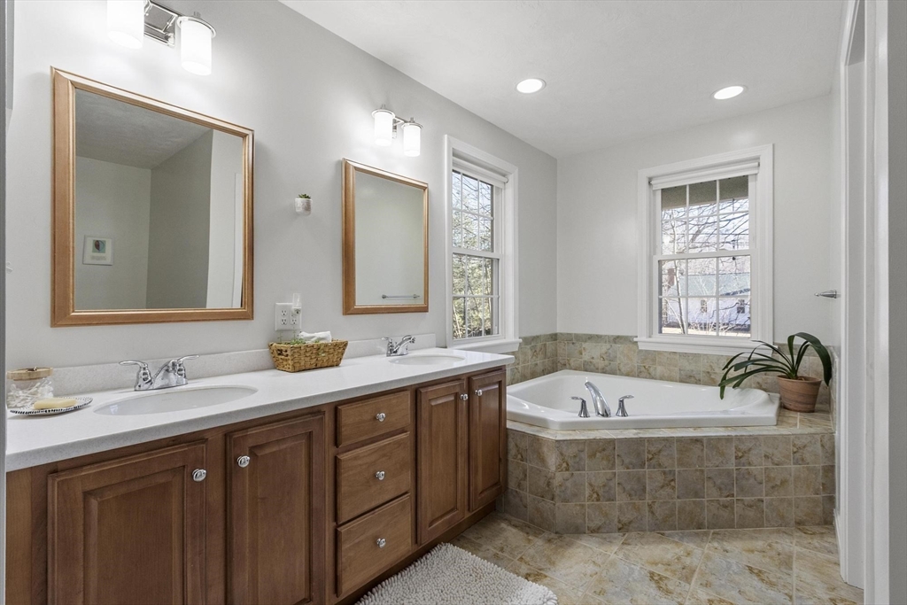 60 Redstone Hill Road Sterling, MA 01564 - Photo 28 of 41