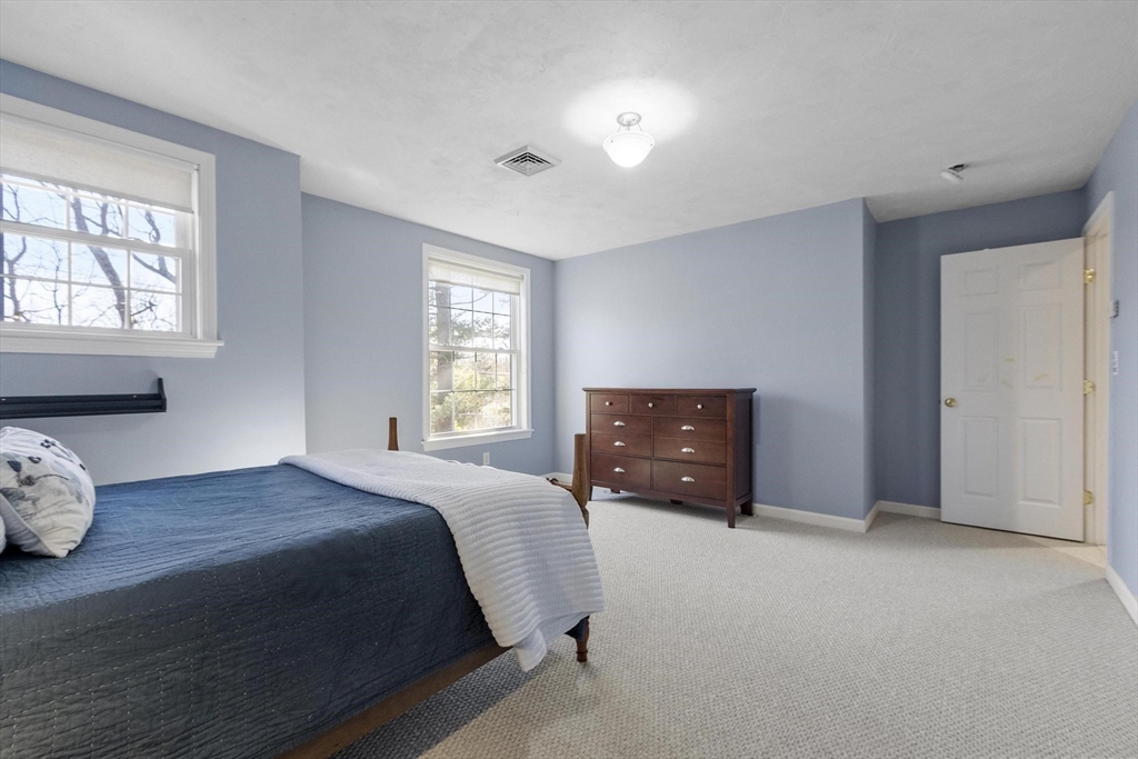 60 Redstone Hill Road Sterling, MA 01564 - Photo 30 of 41