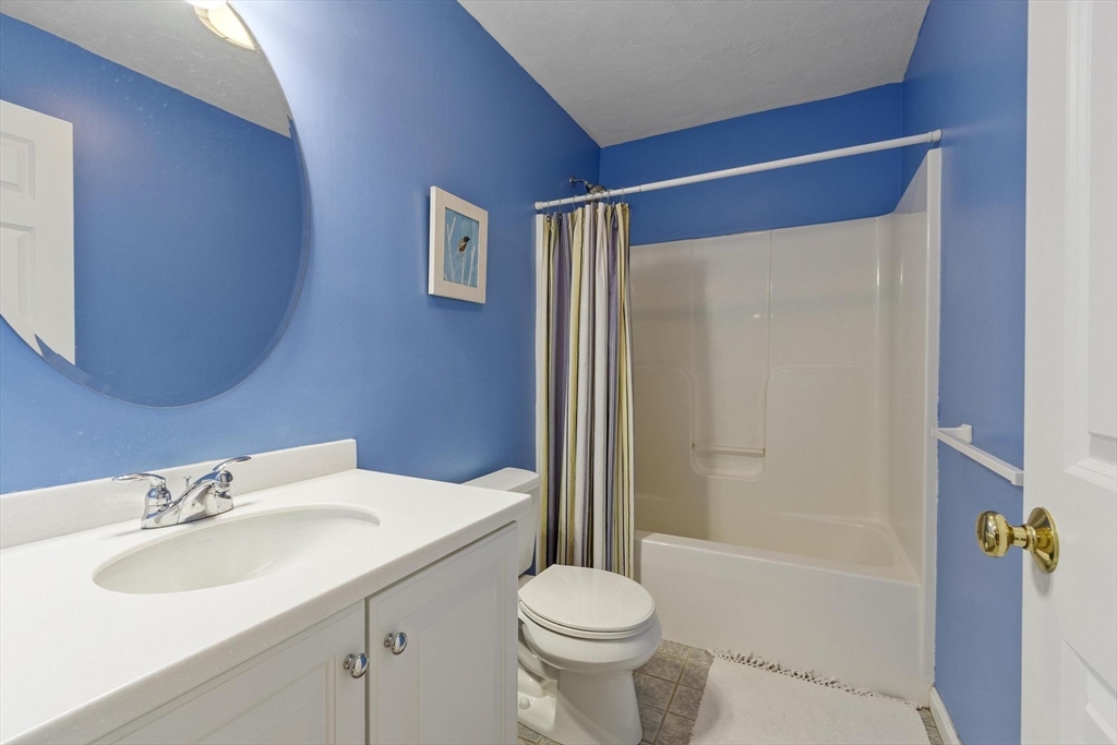 60 Redstone Hill Road Sterling, MA 01564 - Photo 32 of 41