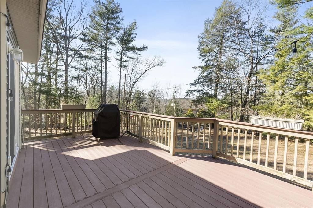 60 Redstone Hill Road Sterling, MA 01564 - Photo 38 of 41