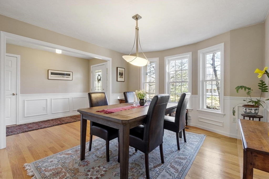 60 Redstone Hill Road Sterling, MA 01564 - Photo 5 of 41