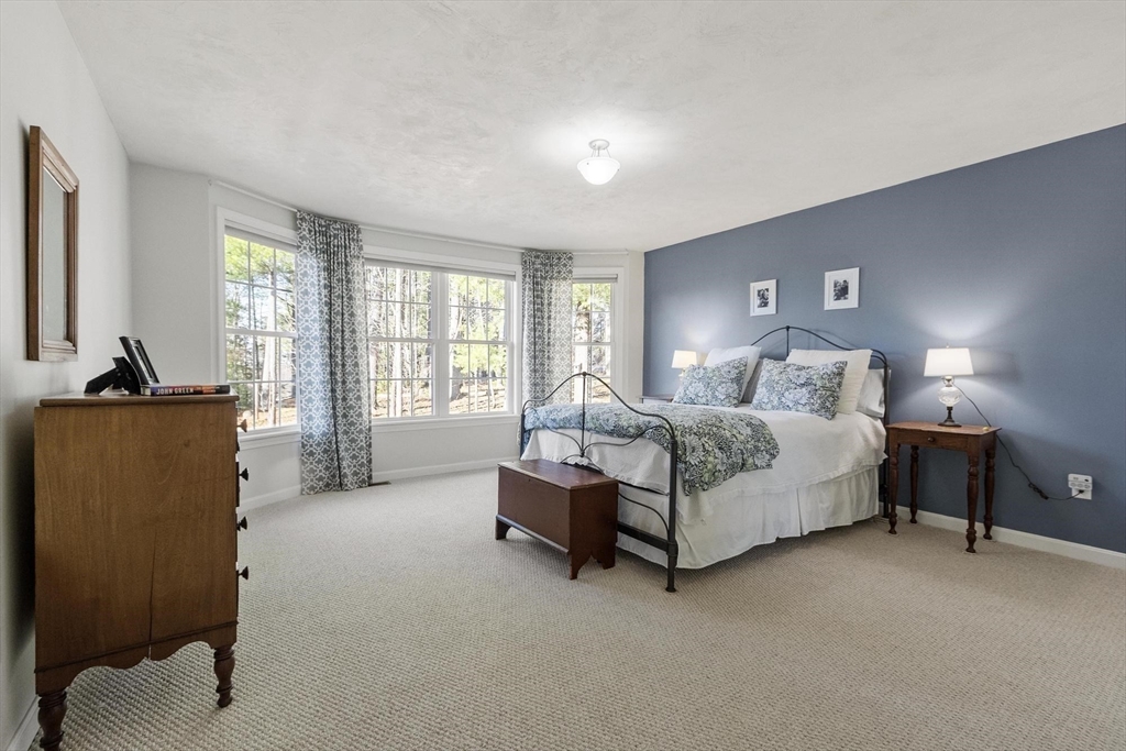 60 Redstone Hill Road Sterling, MA 01564 - Photo 7 of 41