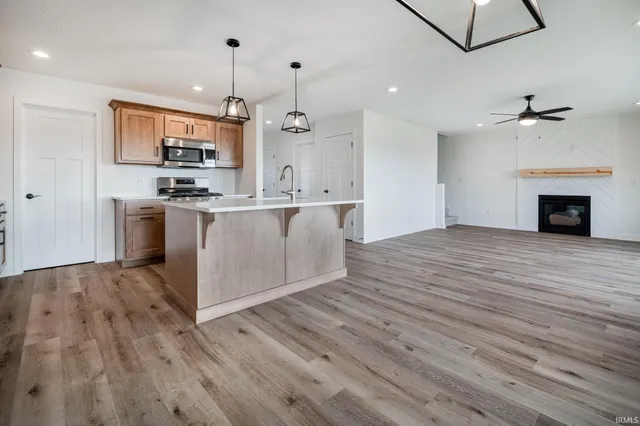 $389,900 | 5598 Broad Fields Cove, Fort Wayne, IN 46818