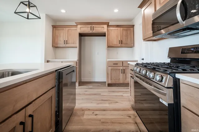 $389,900 | 5598 Broad Fields Cove, Fort Wayne, IN 46818