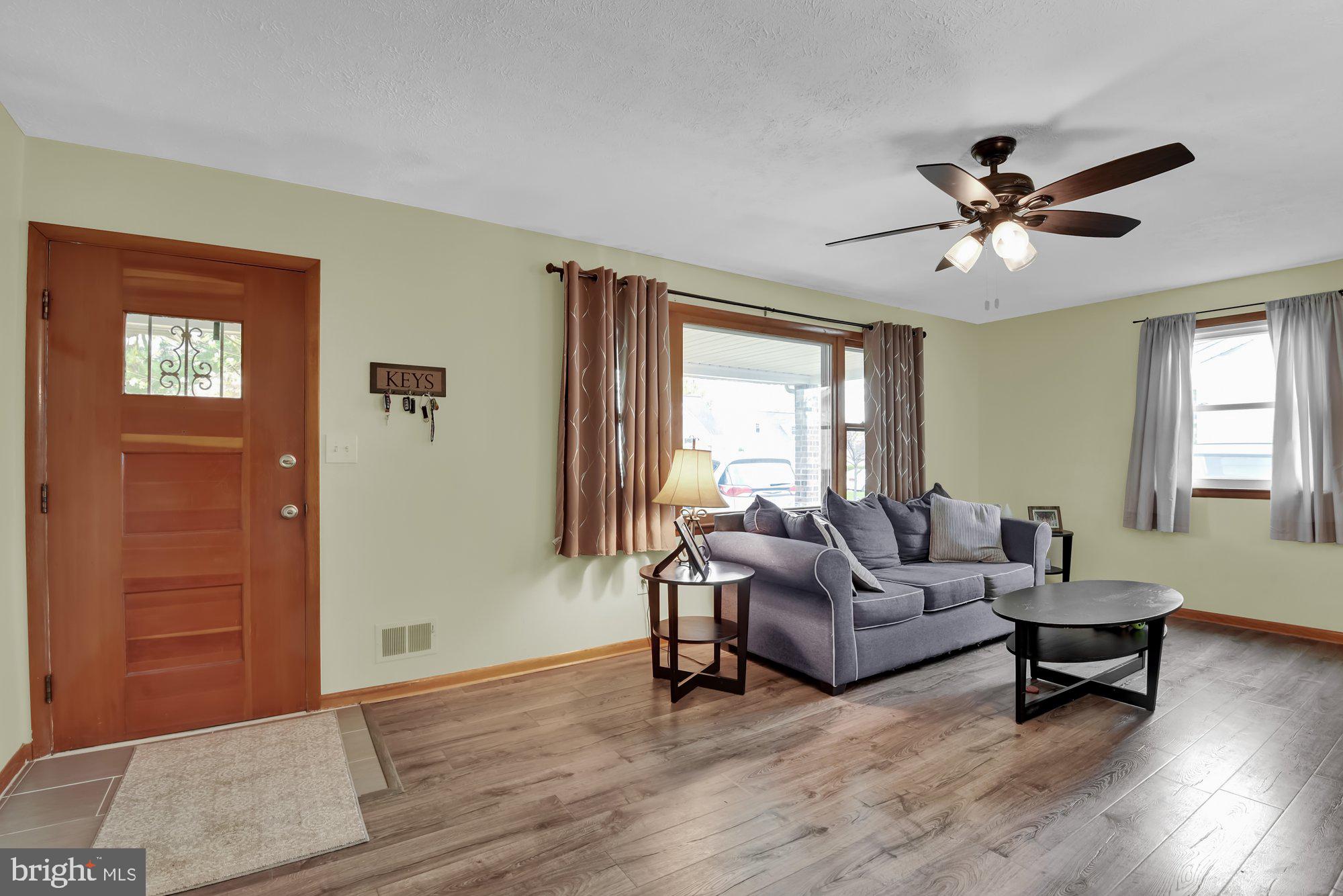 707 George Avenue Baltimore, MD 21221 - Photo 3 of 27 Gallery Image 3