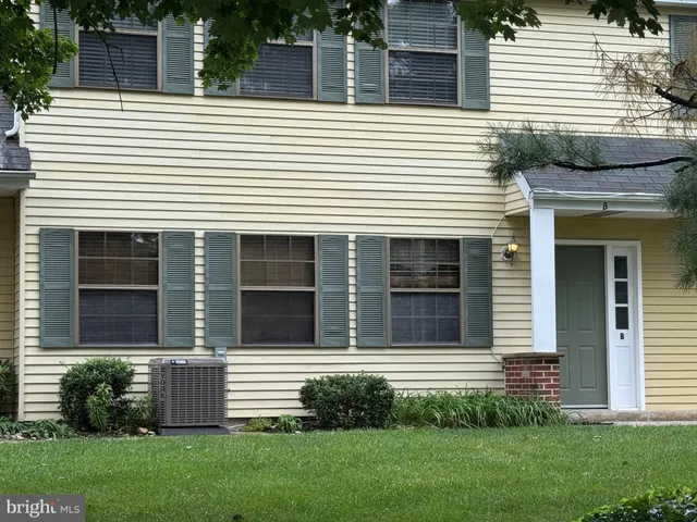 $2,300 | 438 B Willow Turn, Mount Laurel, NJ 08054