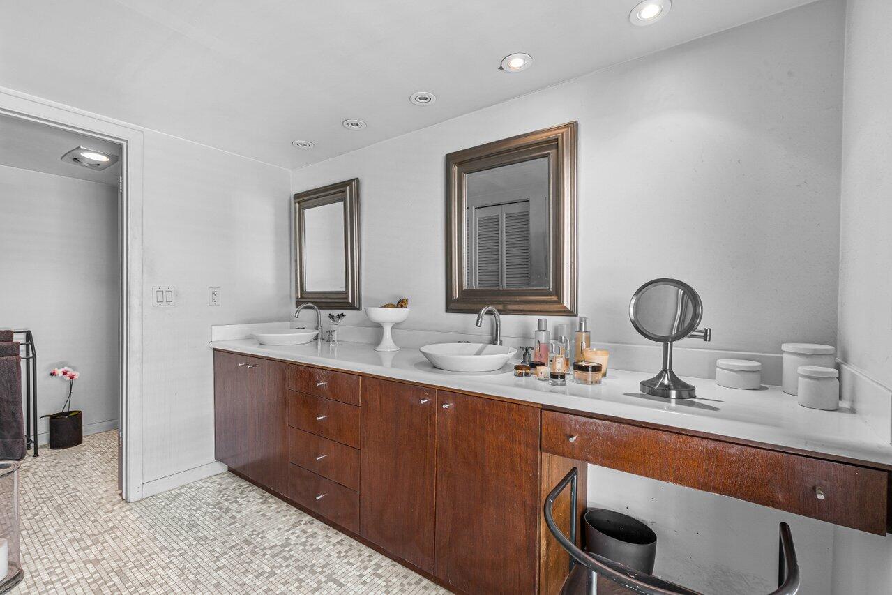 3288 Northwest 27th Avenue Boca Raton, FL 33434 - Photo 23 of 32 Main Bathroom