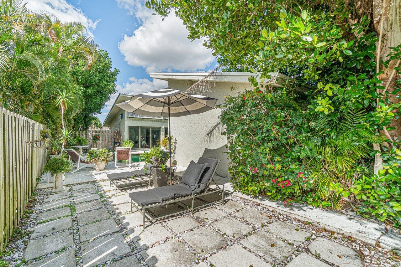 3288 Northwest 27th Avenue Boca Raton, FL 33434 - Photo 31 of 32 Sun Patio