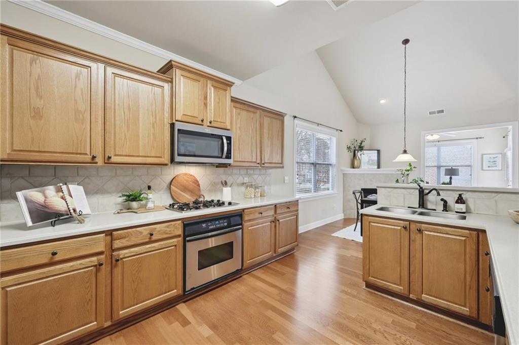 3210 The Commons Drive Cumming, GA 30041 - Photo 5 of 33