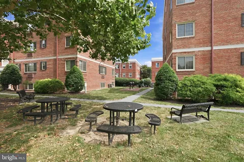 $290,000 | 906 South Washington Street, Unit 307, Alexandria, VA 22314
