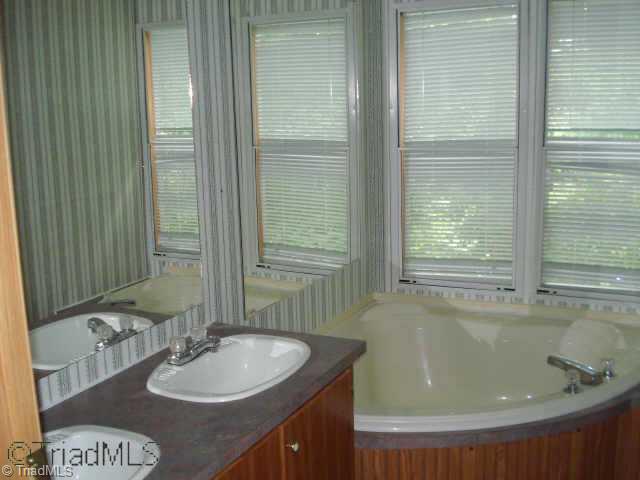 138 West Grove Road Lexington, NC 27295 - Photo 6 of 7 Other. Master Bath