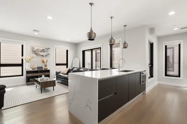 $949,000 | 39 A Street, Unit 16, Boston, MA 02127