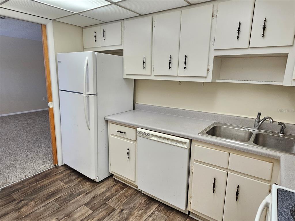 245 Center Road, Unit 211 Venice, FL 34285 - Photo 8 of 26 Gallery Image 8