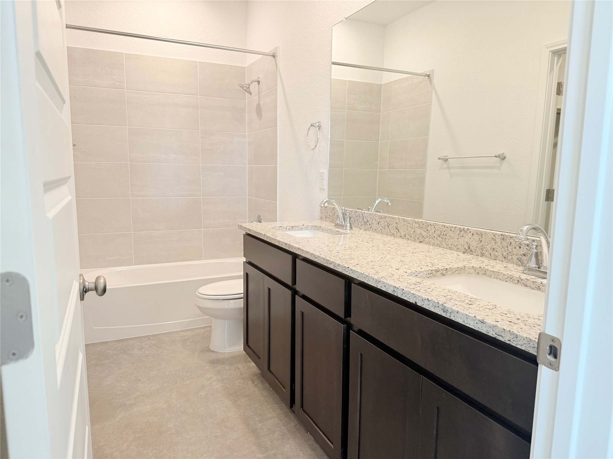2909 Quail Rdg Lane, Unit A Temple, TX 76501 - Photo 8 of 19 Full bath with double vanity and shower / bathtub combination