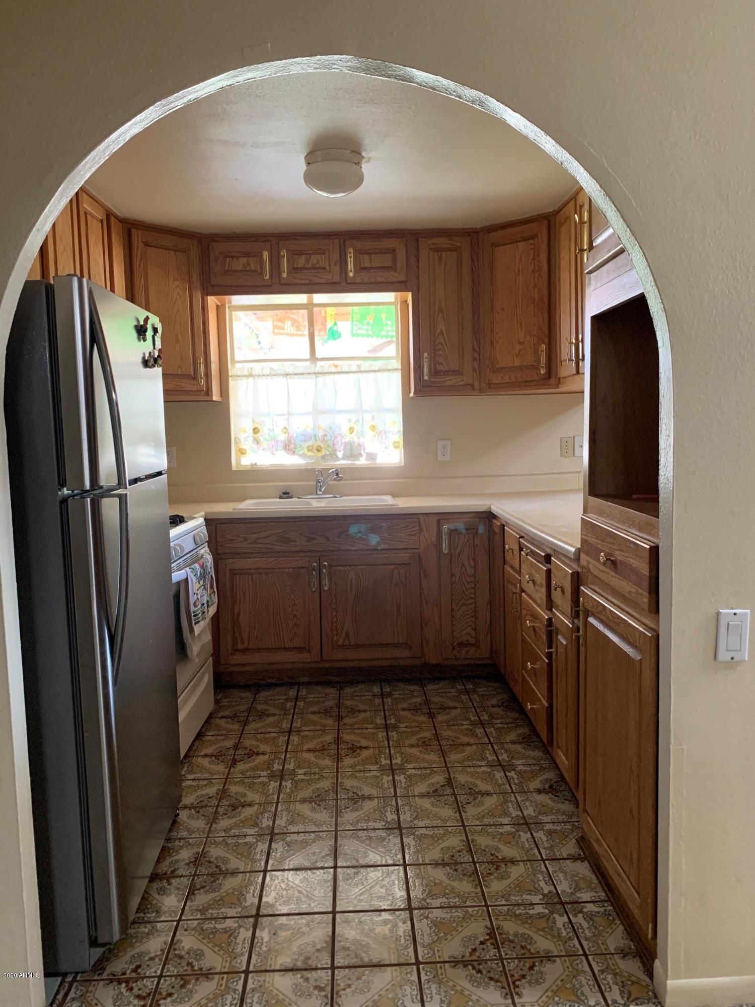 1634 West Roeser Road Phoenix, AZ 85041 - Photo 13 of 26 Kitchen