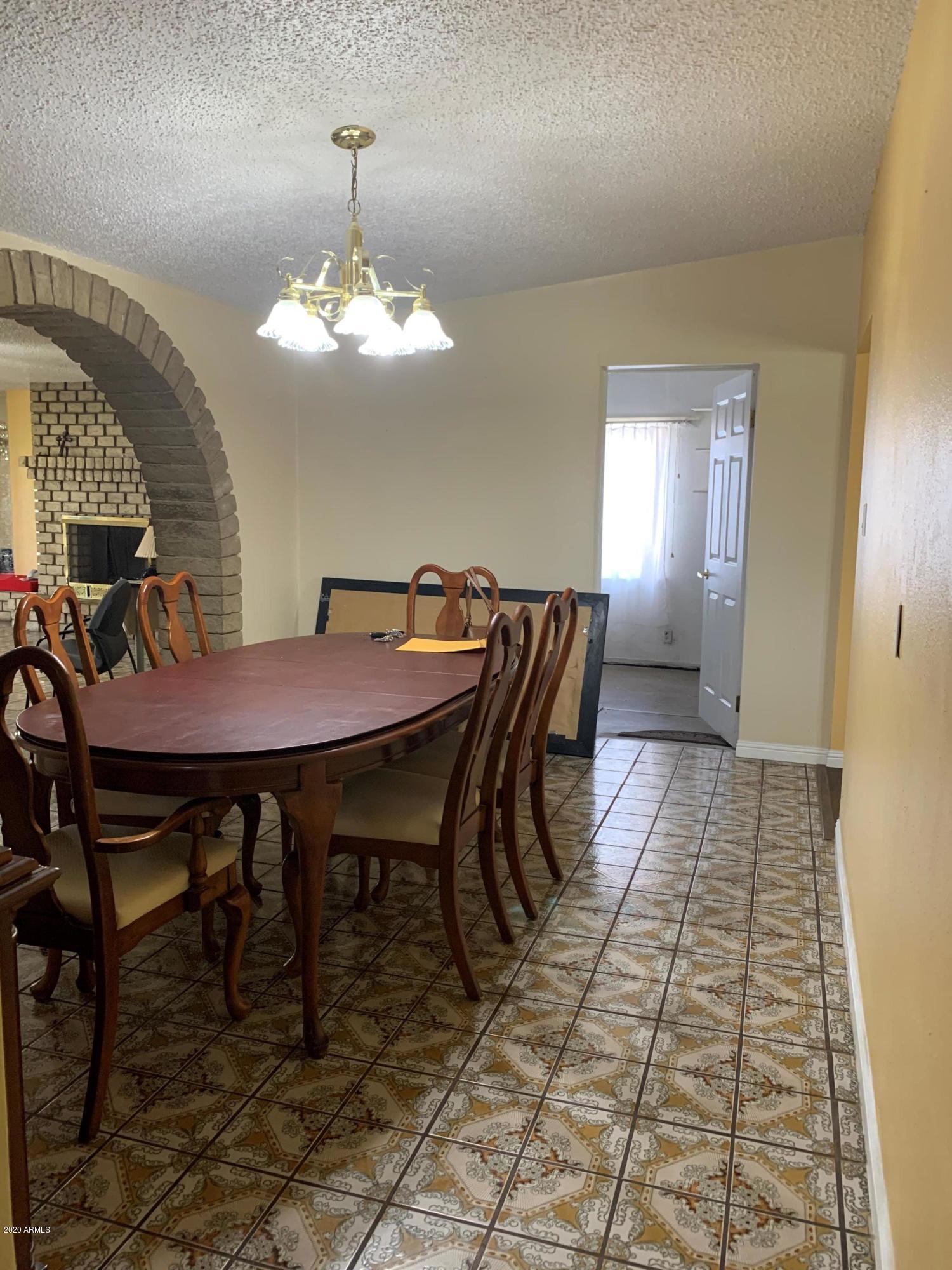 1634 West Roeser Road Phoenix, AZ 85041 - Photo 8 of 26 Dining room