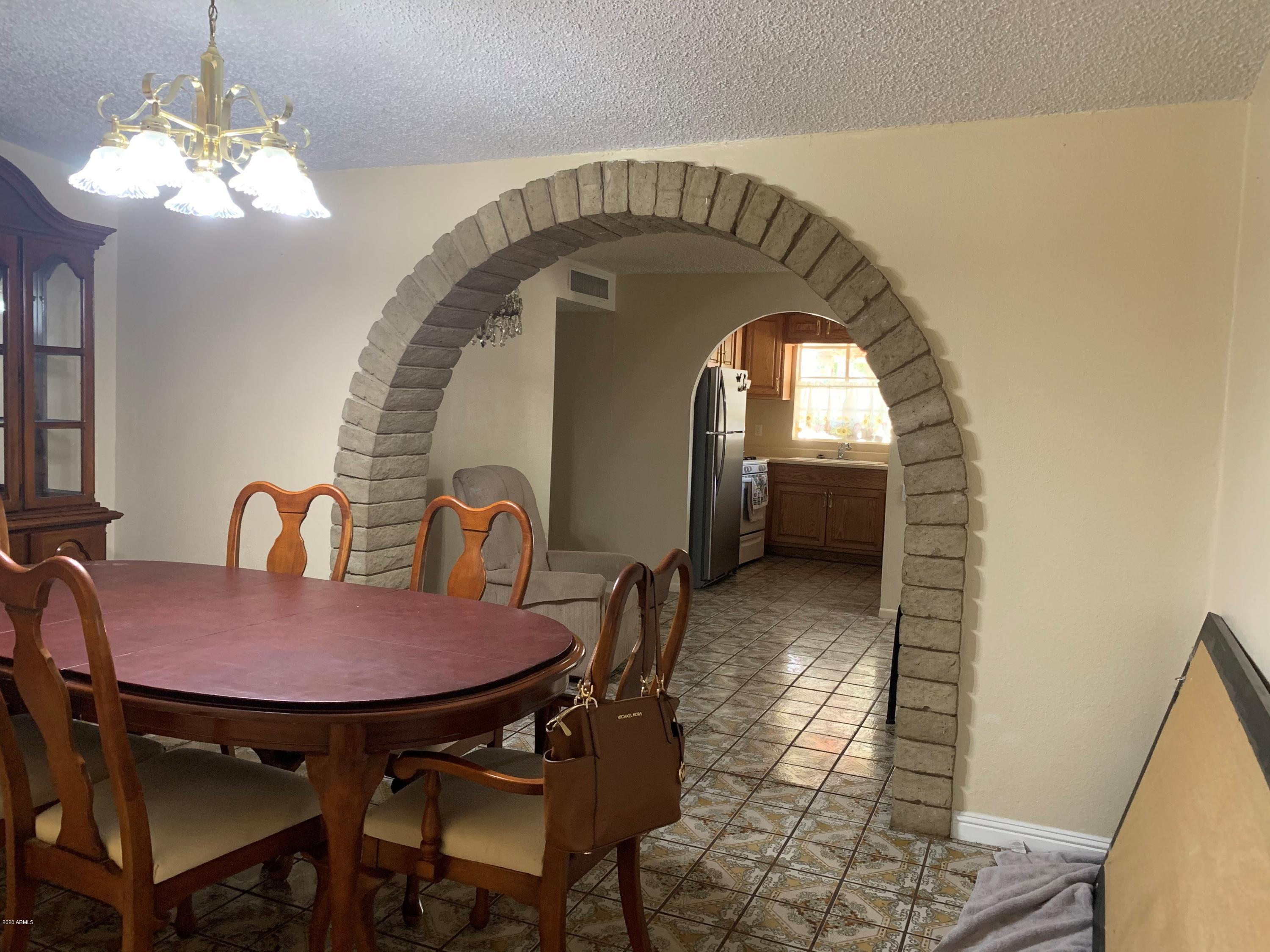 1634 West Roeser Road Phoenix, AZ 85041 - Photo 9 of 26 Dining room (view 2)