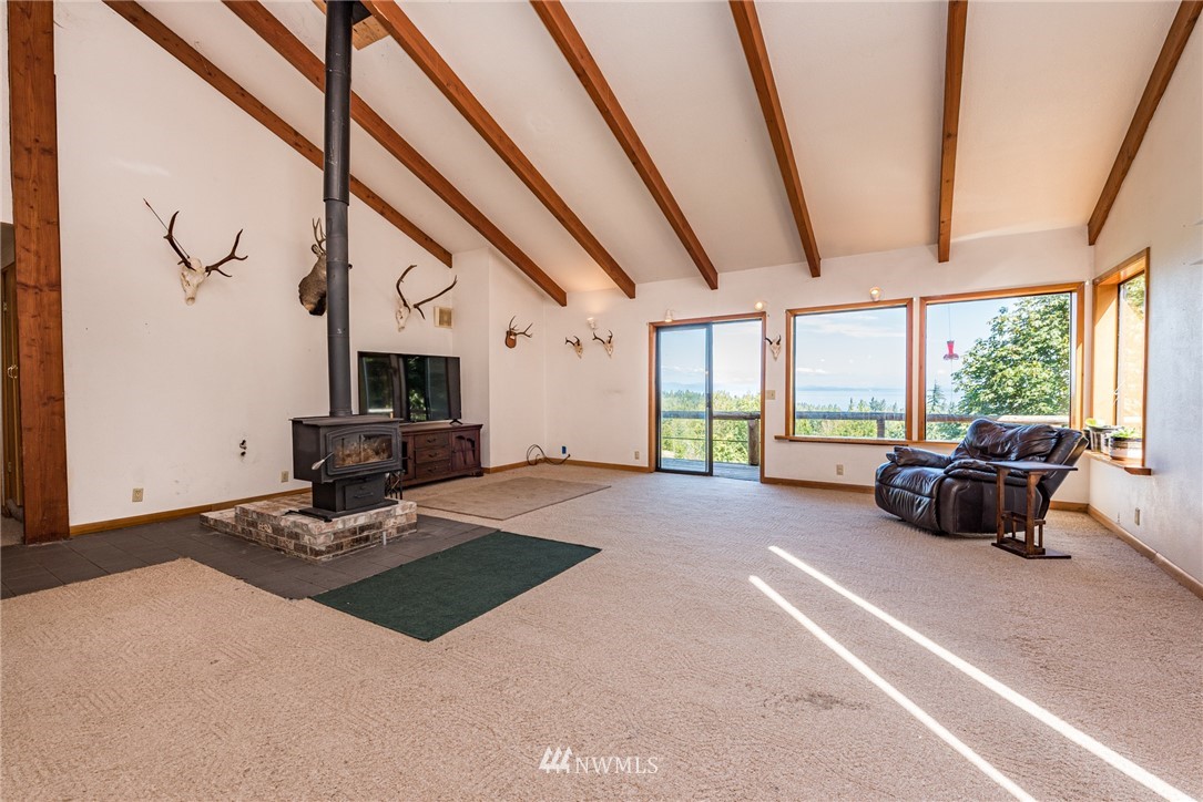 356 Lawrence Road Port Angeles, WA 98363 - Photo 3 of 32 Gallery Image 3
