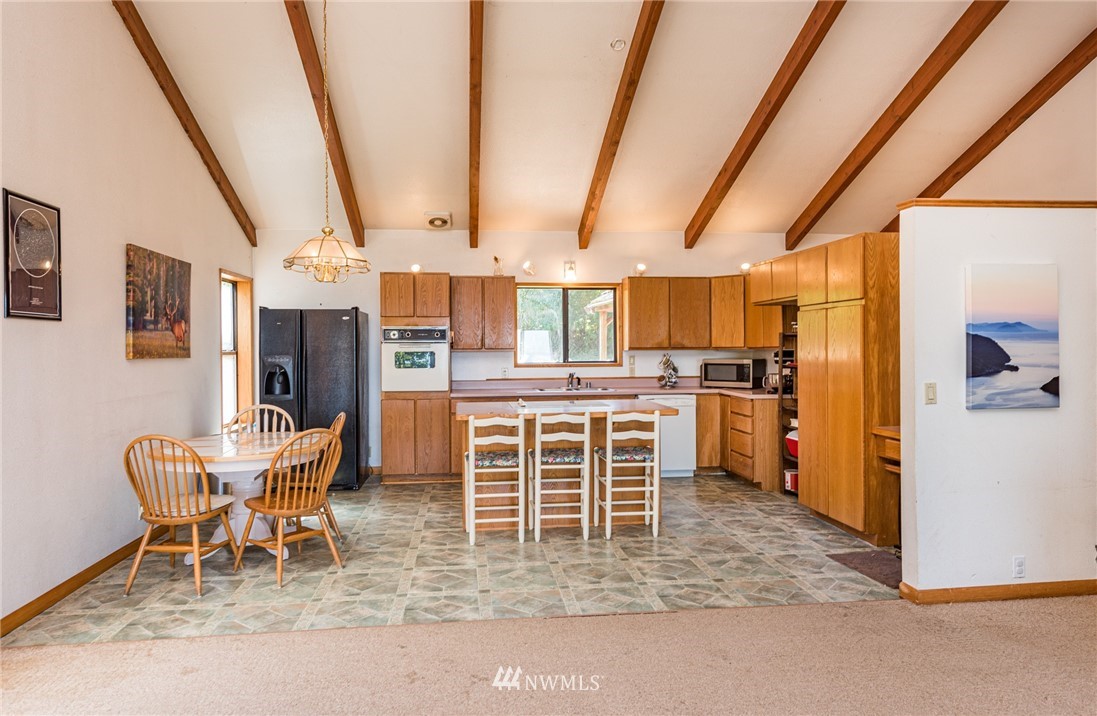 356 Lawrence Road Port Angeles, WA 98363 - Photo 8 of 32 Gallery Image 8