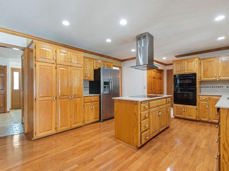 7982 Island Road Eden Prairie, MN 55347 - Photo 9 of 34