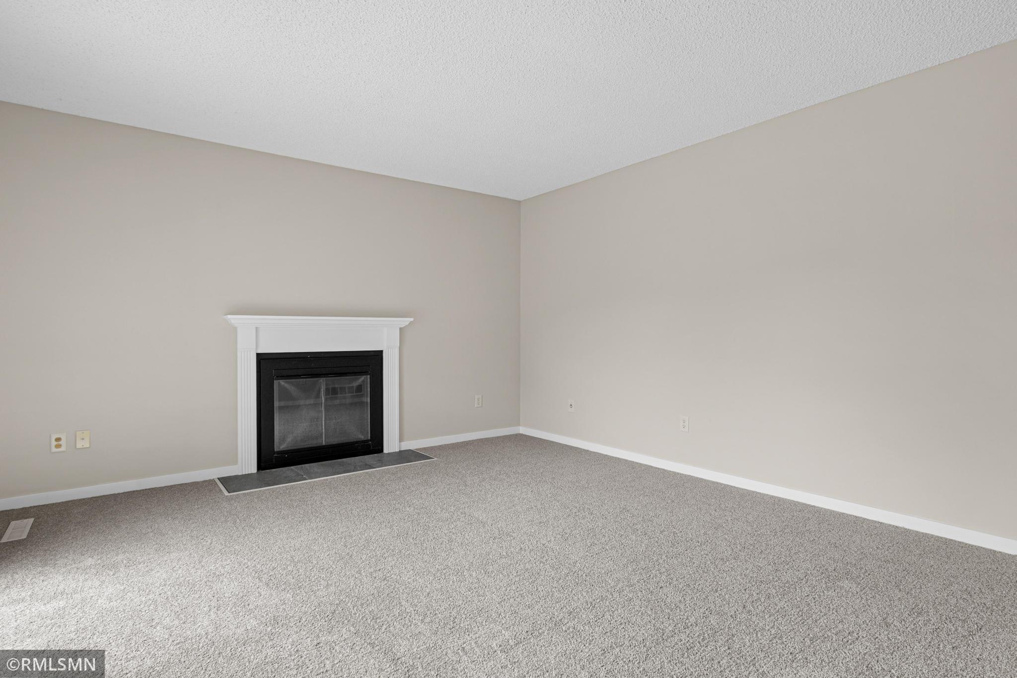 7654 Dunmore Road Woodbury, MN 55125 - Photo 2 of 35