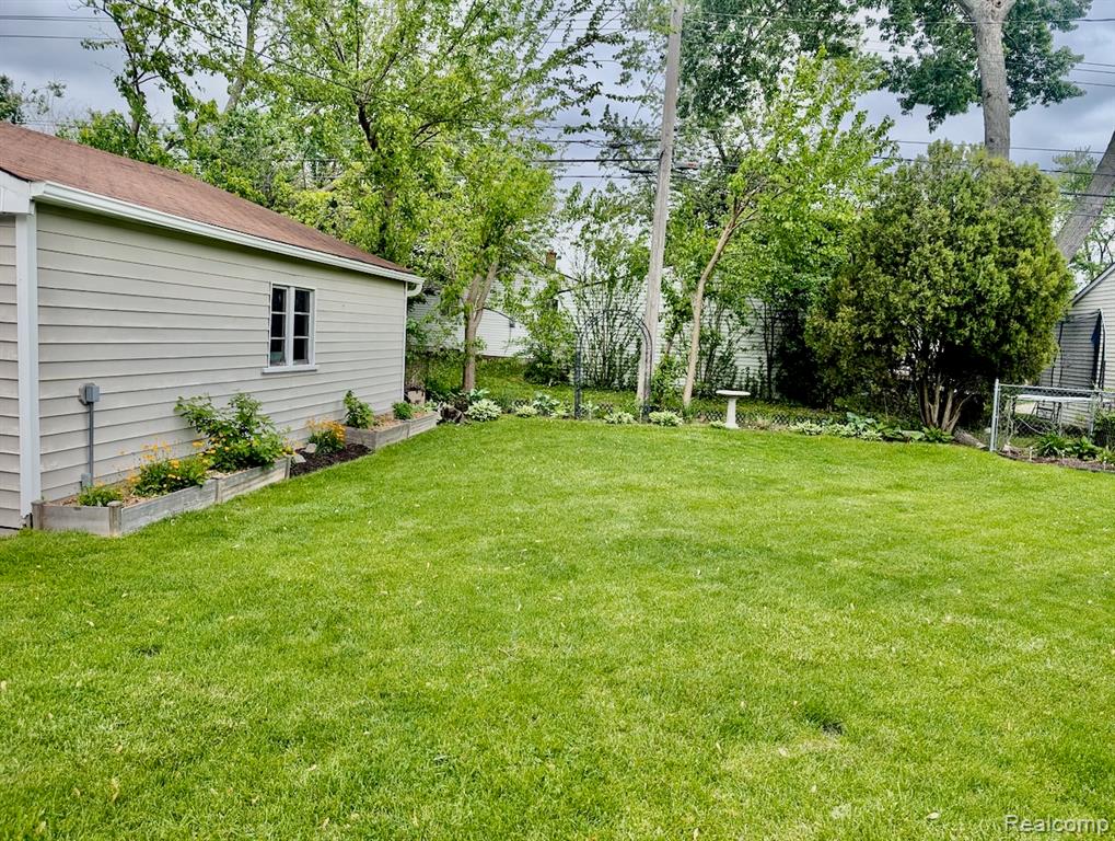 2706 Cumberland Road Berkley, MI 48072 - Photo 43 of 50 Gallery Image 43