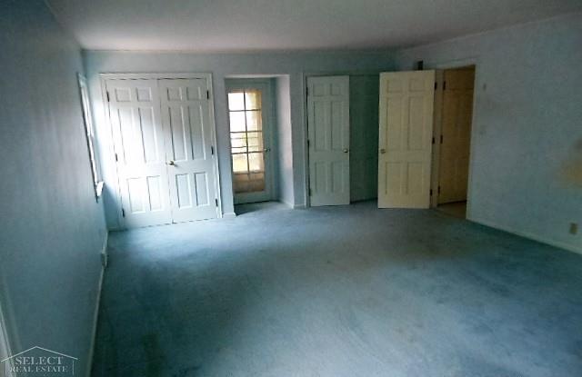 1840 Broadstone Road Grosse Pointe Woods, MI 48236 - Photo 19 of 30