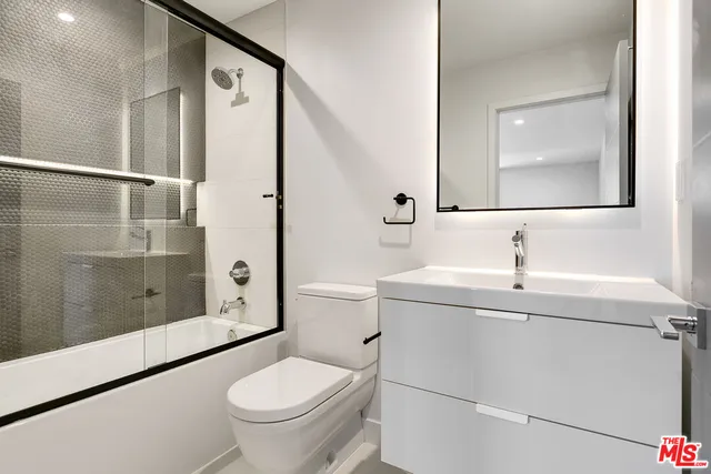 $4,195 | 3602 Dunn Drive, Unit 2, Los Angeles, CA 90034