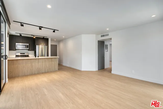 $4,195 | 3602 Dunn Drive, Unit 2, Los Angeles, CA 90034