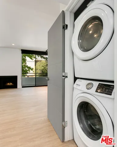 $4,195 | 3602 Dunn Drive, Unit 2, Los Angeles, CA 90034