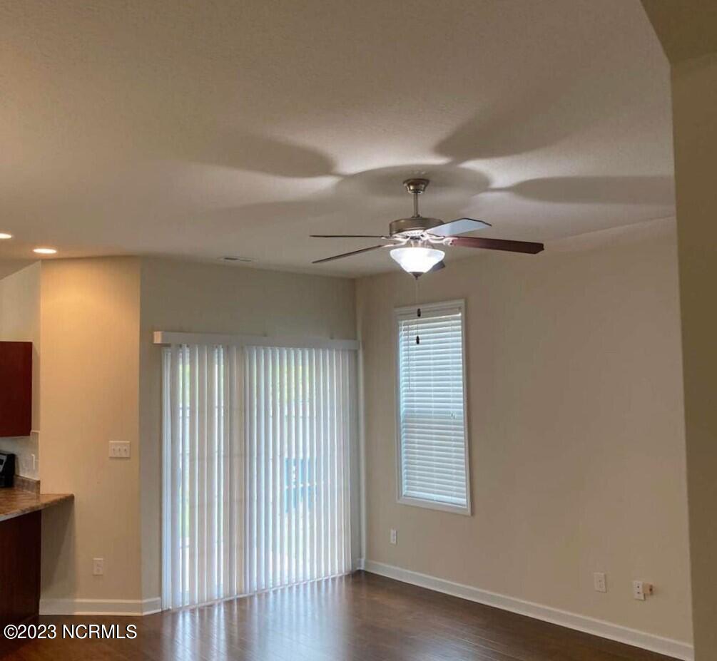 319 Frisco Way Holly Ridge, NC 28445 - Photo 4 of 7 20220510011811087615000000-o