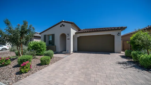 $2,700 | 4525 South 127th Avenue, Avondale, AZ 85323