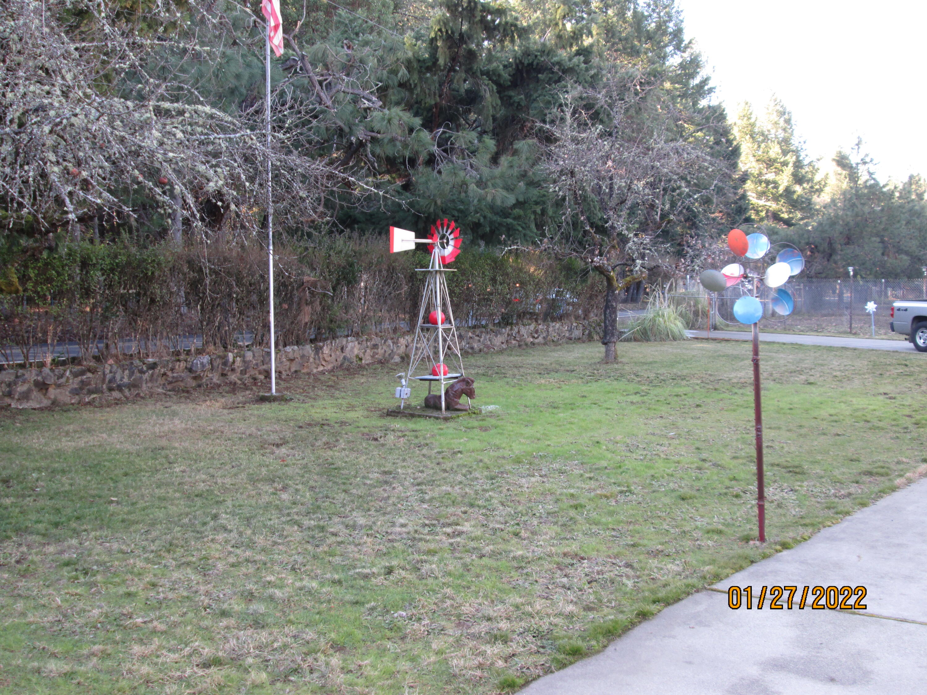4940 Dick George Road Cave Junction, OR 97523 - Photo 5 of 22 CE63565C-211D-47EA-958E-81C469FF6531