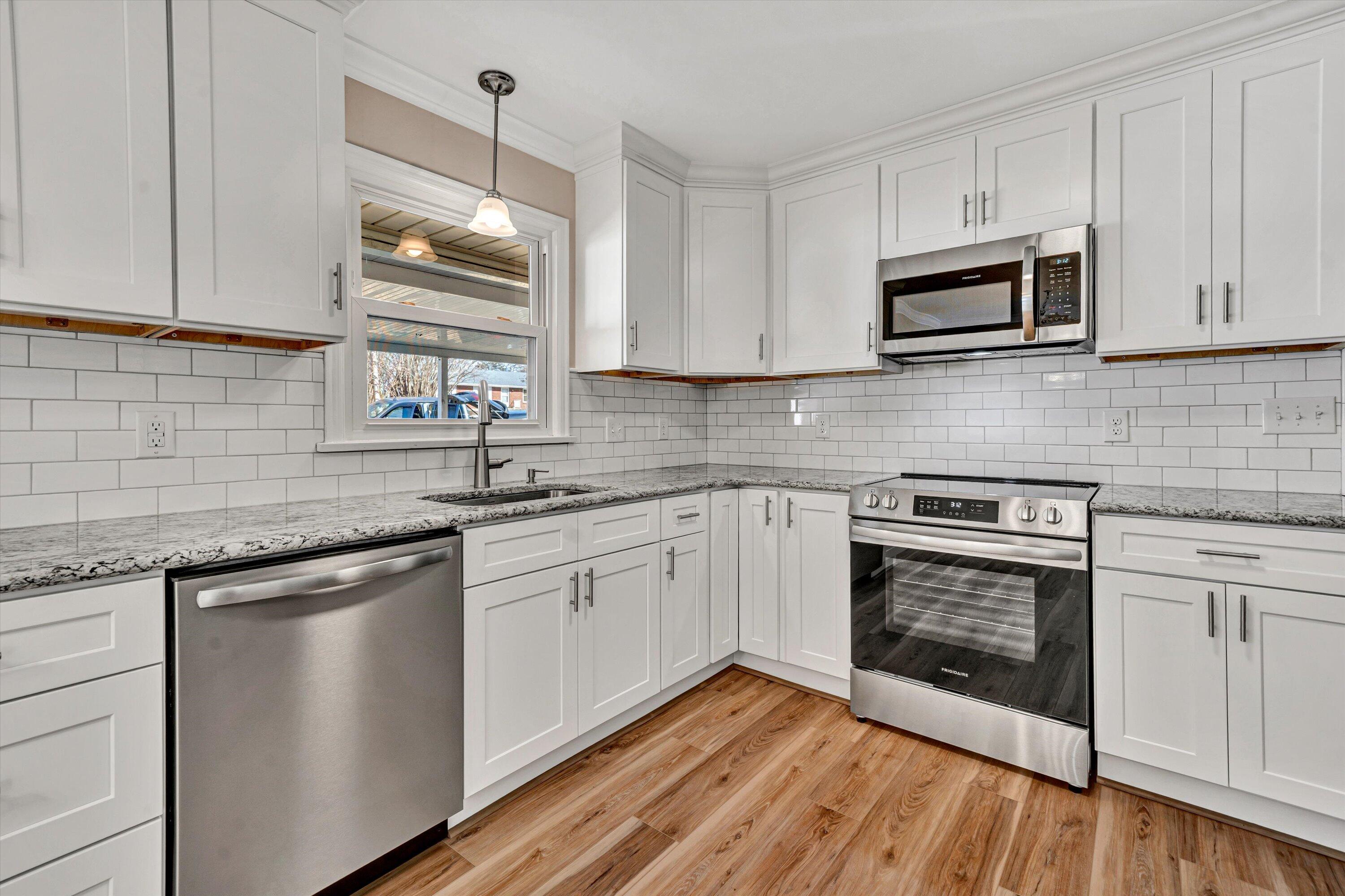 3710 Bandy Road Roanoke, VA 24014 - Photo 7 of 40 07-DSC00436