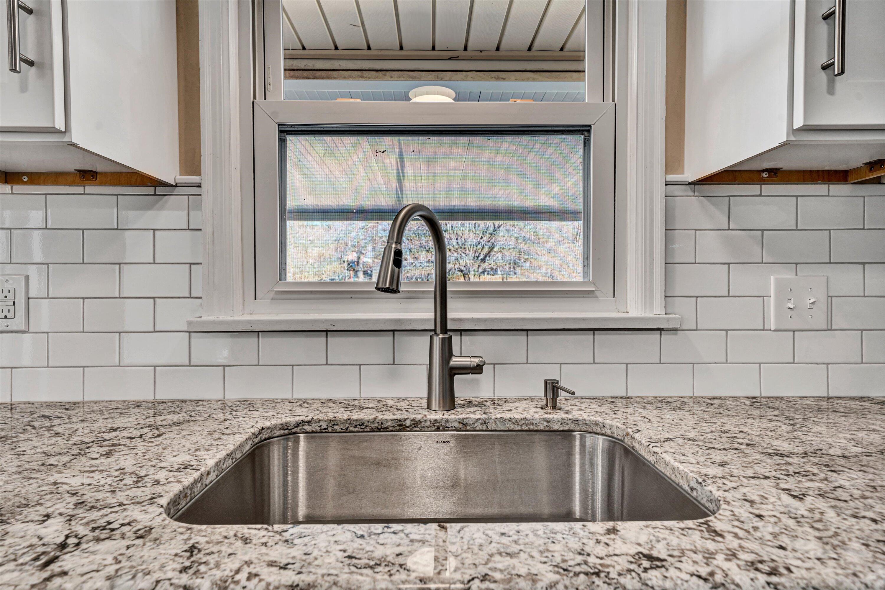 3710 Bandy Road Roanoke, VA 24014 - Photo 8 of 40 08-DSC00439